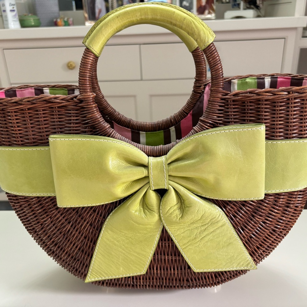 Isabella Fiore wicker purse
